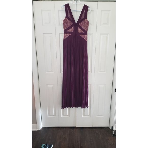 BCBG MAXAZRIA Dress Evonne Lace Blocked Pleated Gown Deep Port Wine Size 6 - Picture 5 of 8